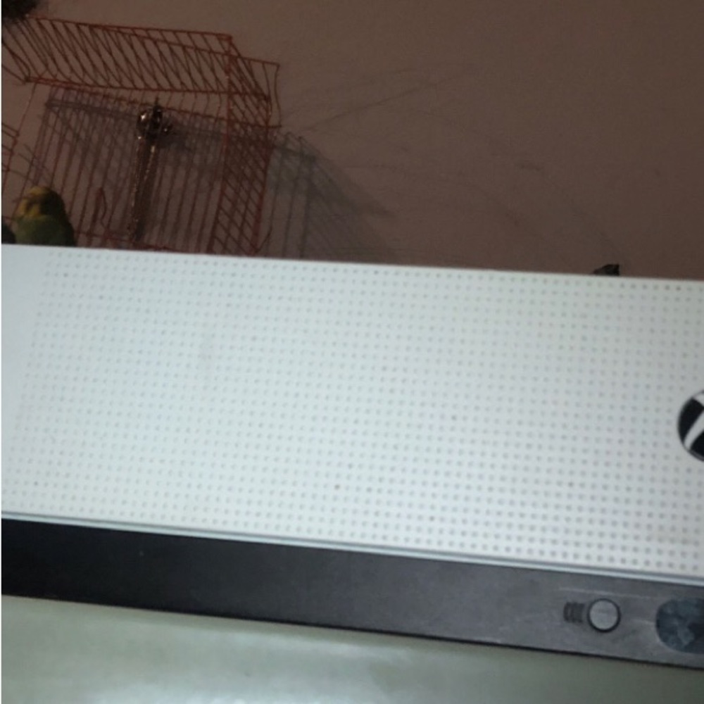 xbox one x with  controller - Picture 3 of 4